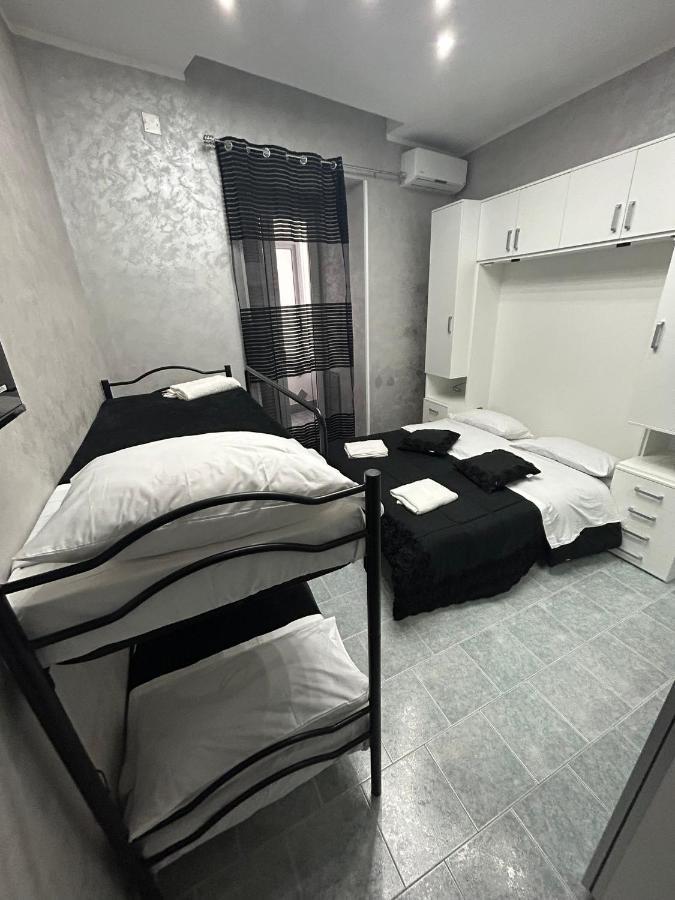 דירות נאפולי Da Concettina House מראה חיצוני תמונה