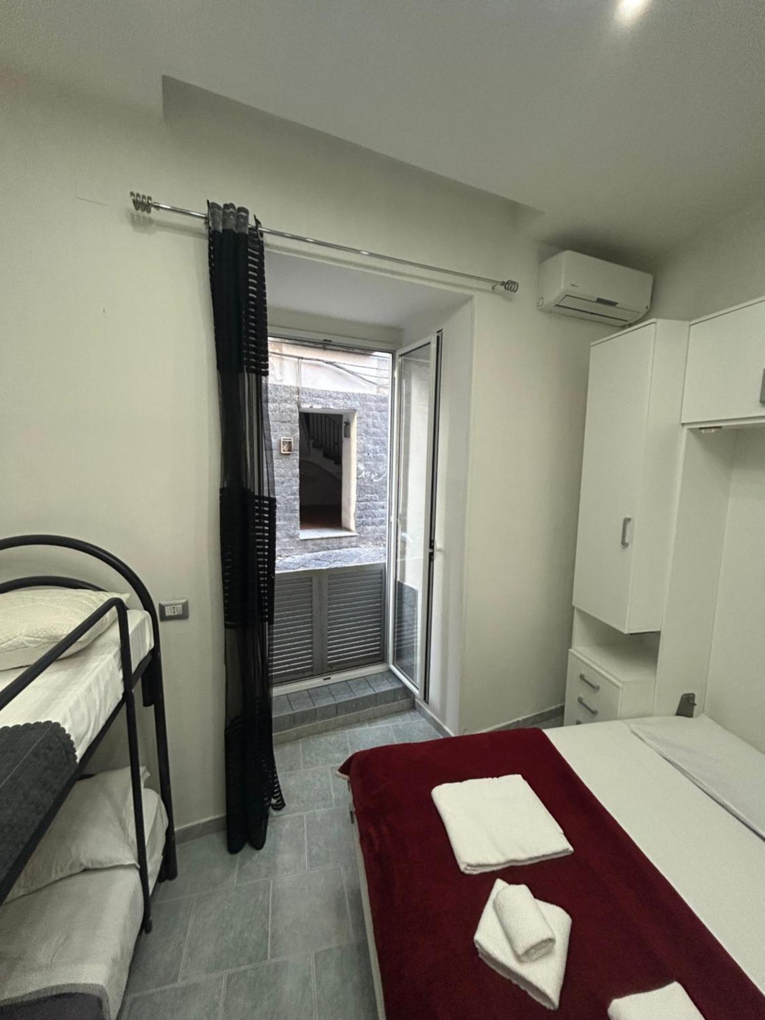 דירות נאפולי Da Concettina House מראה חיצוני תמונה